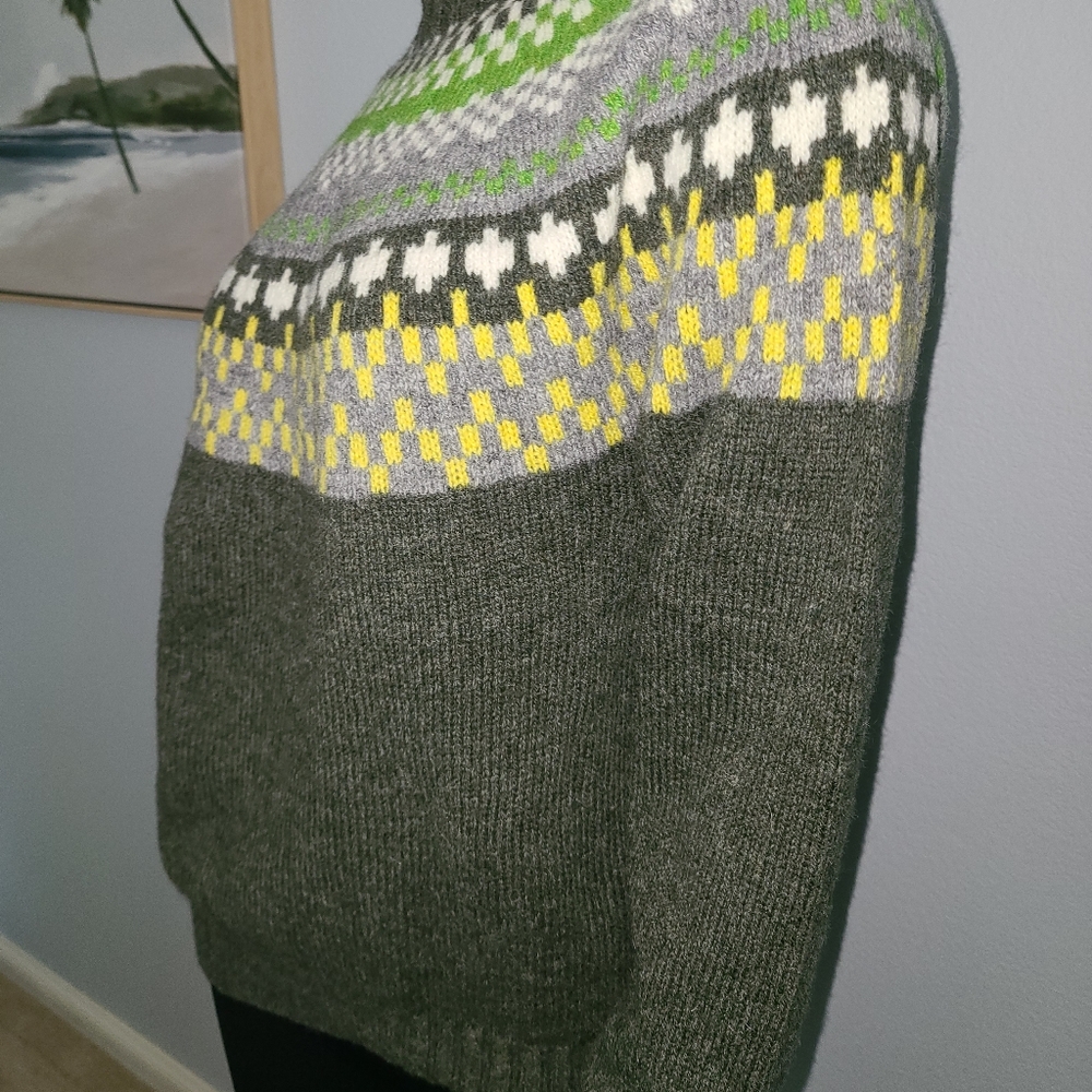 NWT Donna Wilson Fair Isle Moss Green Lambswool Sweater S
